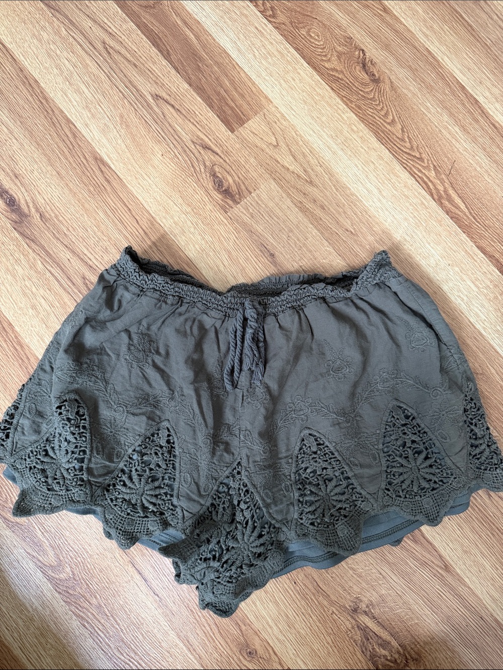 Mudd Olive Crochet Trim High Waist Shorts xl